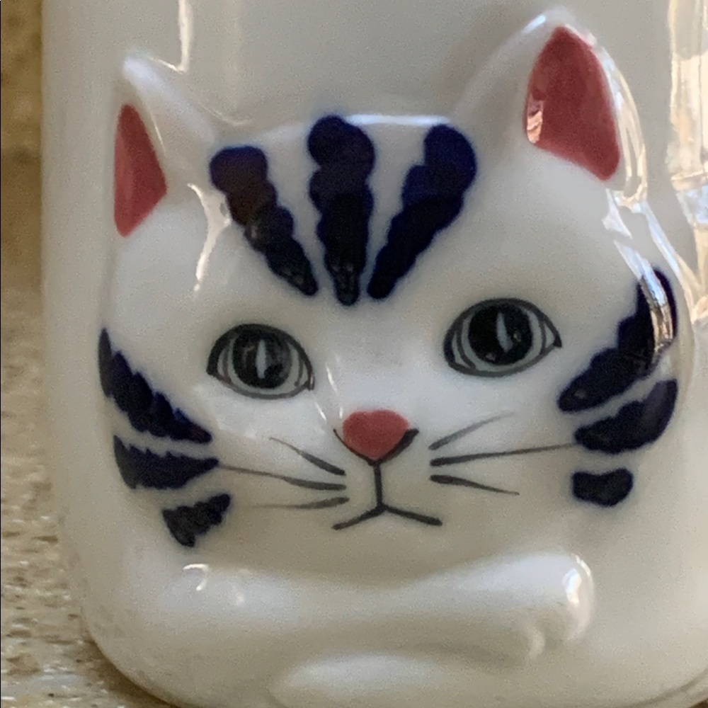 Adorable Vintage Cat Mug - Picture 2 of 6